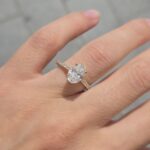 18k Yellow Gold Lab Grown Oval Diamond Set Ring - Image 8