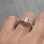 18k Yellow Gold Lab Grown Pear Shaped Trilogy Diamond Set Ring - Image 5